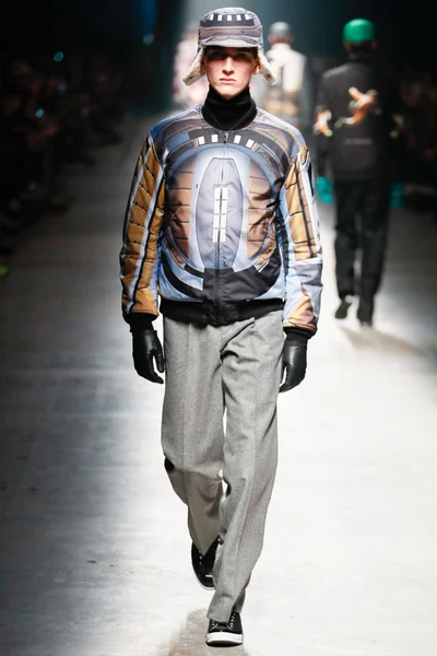 Look 33